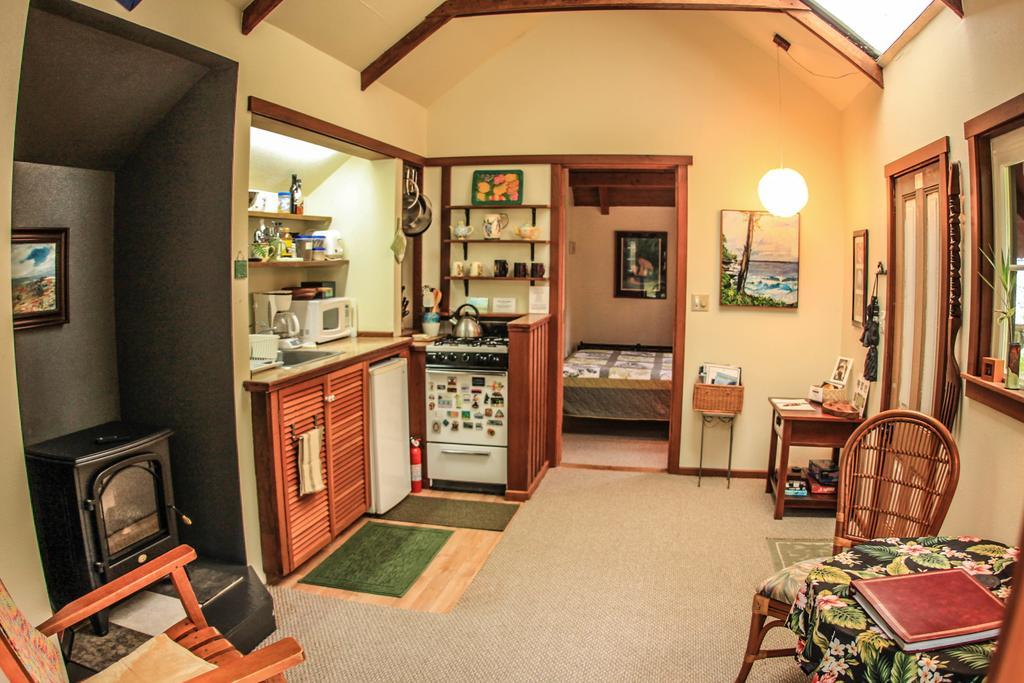 Ferny Hollow: Romantic Rainforest Cottage Волкейно Екстериор снимка