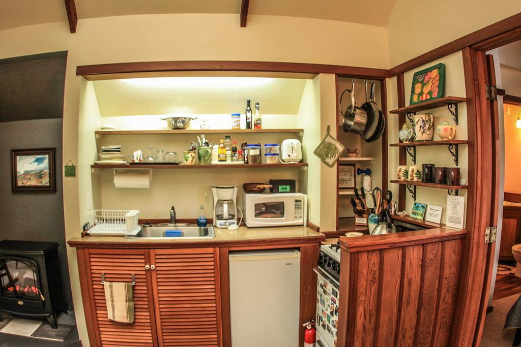 Ferny Hollow: Romantic Rainforest Cottage Волкейно Екстериор снимка
